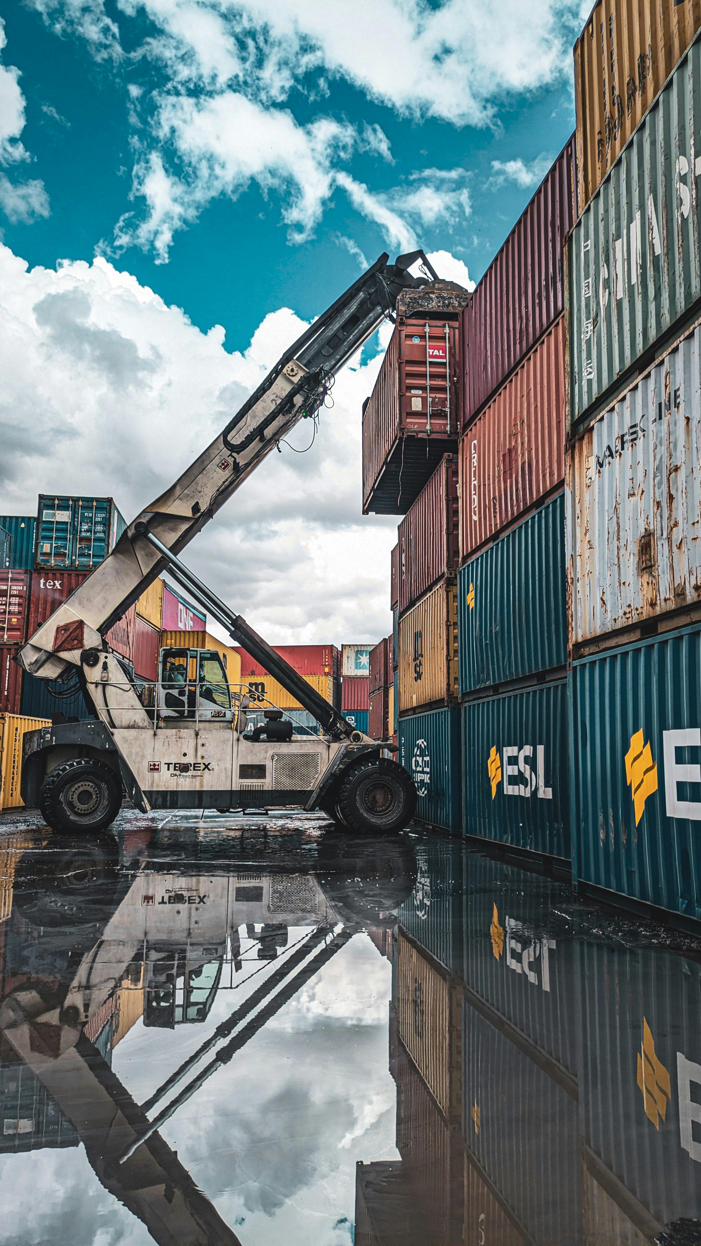 AIONEX logistics scene